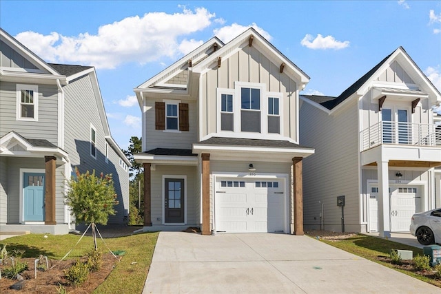 view of front facade with a garage and a front yard