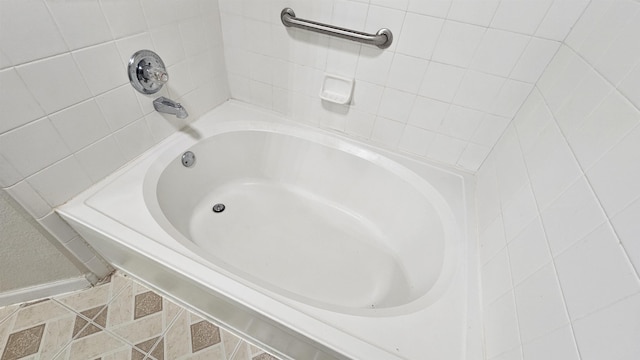 2801 Chancellorsville Dr Unit 1316, Tallahassee, FL 32312 - bathroom with a bathtub