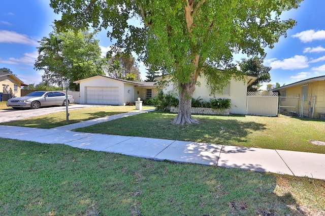 view of front of property with a front yard