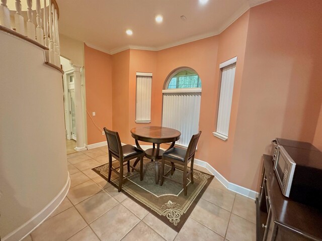 10 Yvonne Ct, Havana, FL 32333 - stairs featuring arched walkways, high vaulted ceiling, and wood finished floors