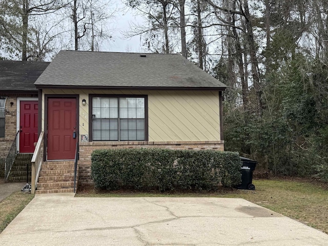 view of front of property