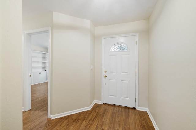 8352 Chickasaw Trl, Tallahassee, FL 32312 - foyer featuring wood finished floors and baseboards