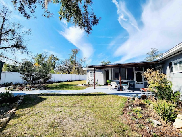 view of yard featuring a patio