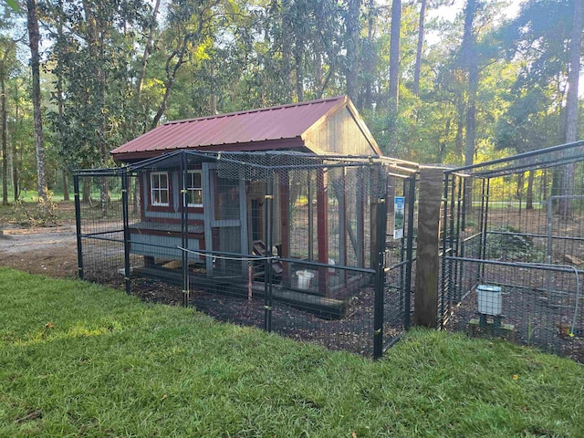 exterior space featuring a lawn