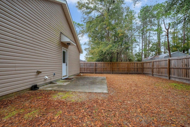 view of yard with a patio