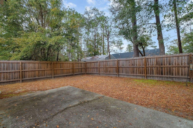 view of yard with a patio