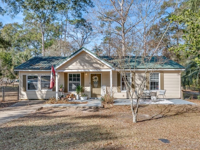 view of front of home with covered porch