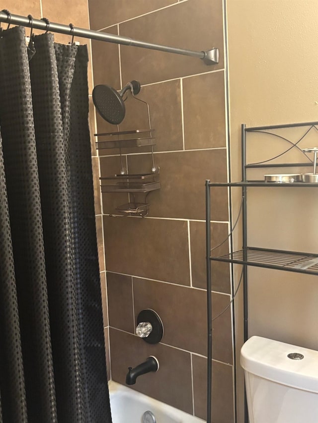 full bath with toilet and shower / bathtub combination with curtain