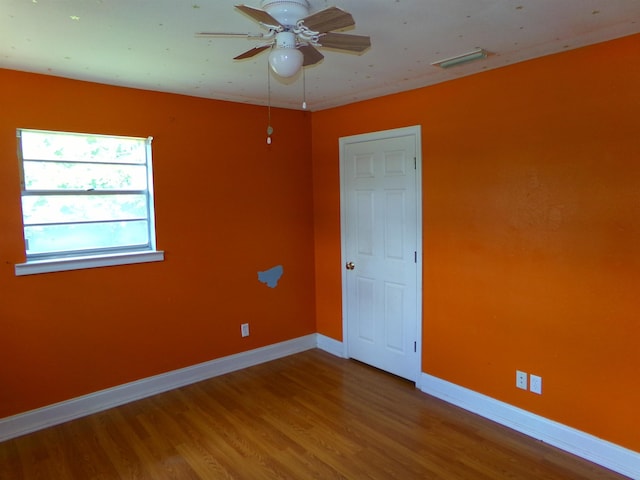 402 W Brent St, Chattahoochee, FL 32324 - unfurnished room featuring wood finished floors and a ceiling fan