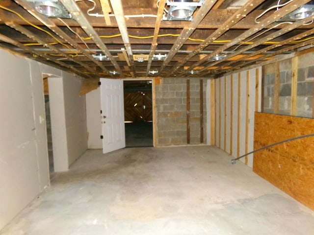 402 W Brent St, Chattahoochee, FL 32324 - view of unfinished below grade area