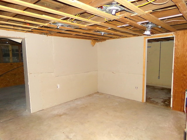 402 W Brent St, Chattahoochee, FL 32324 - view of unfinished basement