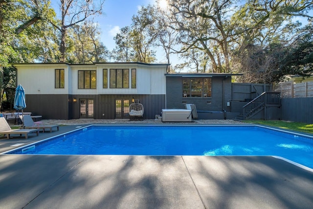 view of swimming pool