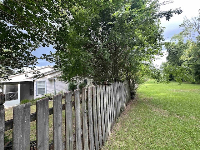 5356 Tewkesbury Trce, Tallahassee, FL 32309 - view of yard with a sunroom