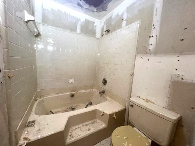 full bathroom with toilet