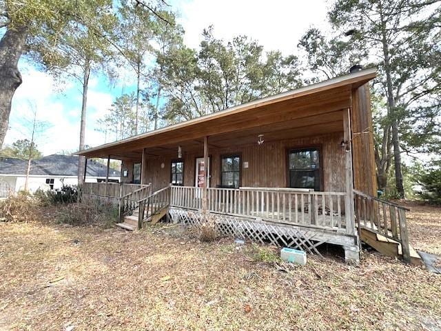 view of front of home featuring a porch