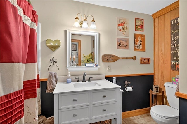 39 Wiregrass Ln, Quincy, FL 32351 - full bath featuring vanity and a chandelier