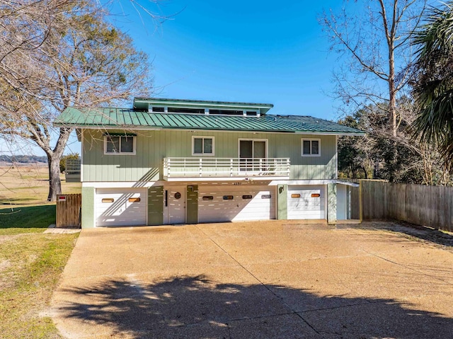 view of front facade with a garage