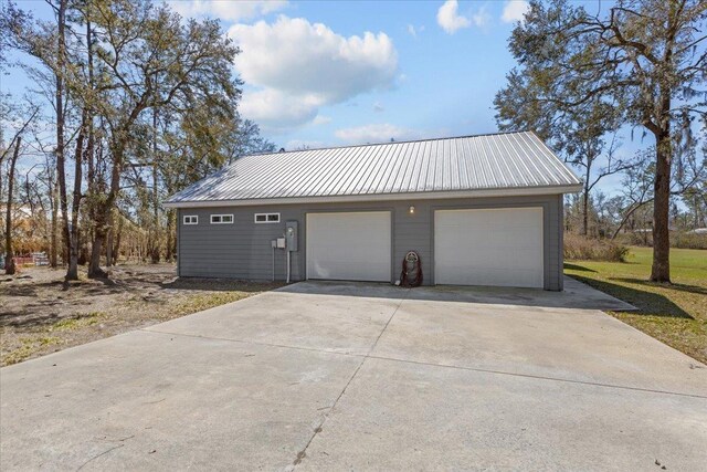 view of detached garage