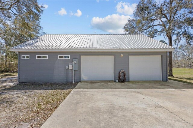 view of detached garage