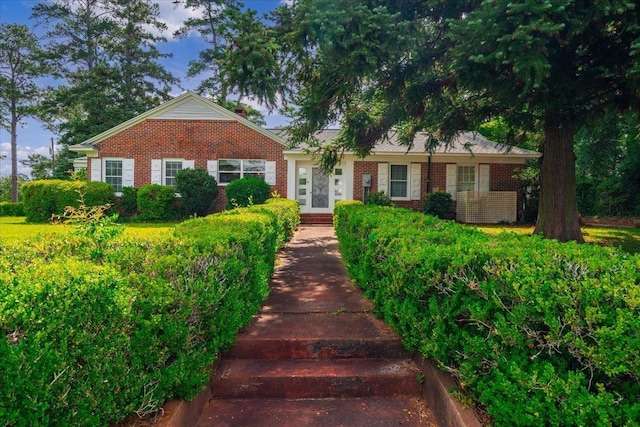 921 Forest Dr, Quincy, FL 32351 - view of front facade featuring brick siding