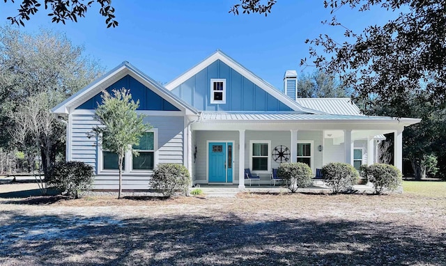 view of front of home with covered porch