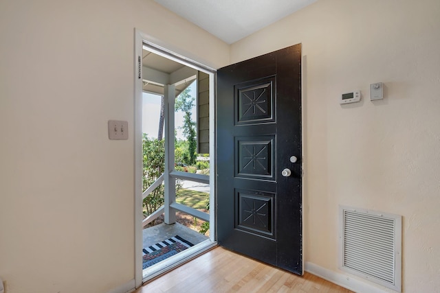 2003 Chuli Nene, Tallahassee, FL 32301 - entrance foyer featuring light wood-style flooring