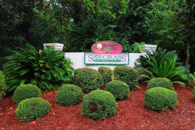 view of community / neighborhood sign