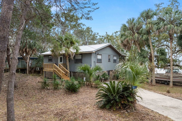 view of front of property