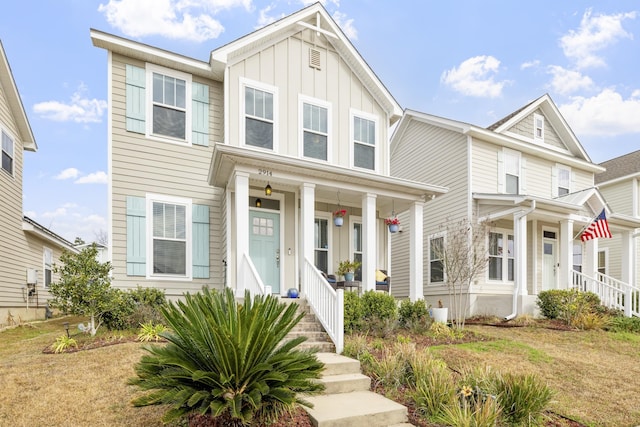 view of front of house featuring a front yard