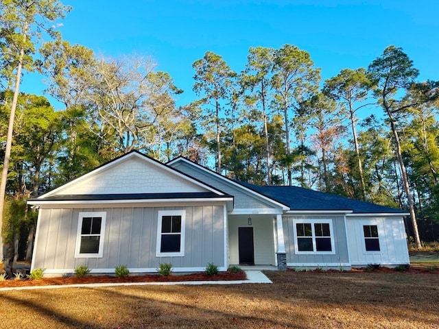 2725 Masterson Ln, Tallahassee, FL 32311 - single story home featuring board and batten siding and a front yard
