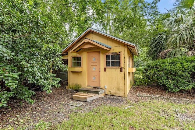 view of outbuilding