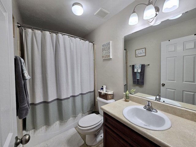 full bathroom with visible vents, curtained shower, toilet, and vanity