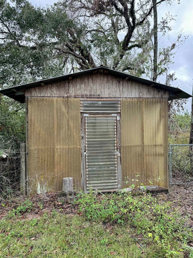 view of outbuilding