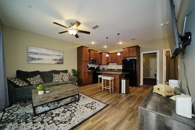 1992 Green Castle Ln Unit 807, Tallahassee, FL 32304 - photo 4