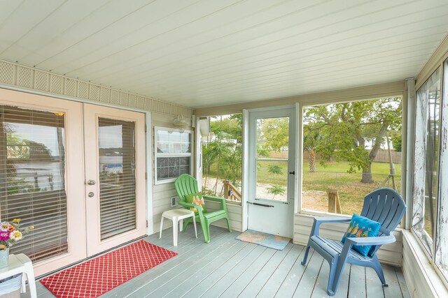 sunroom with a healthy amount of sunlight