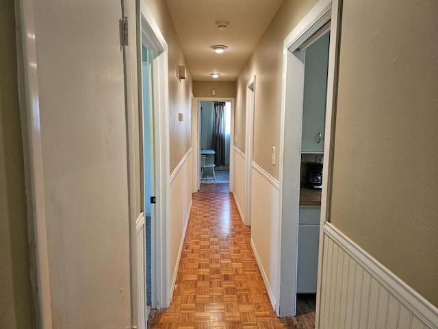 819 Abbiegail Dr, Tallahassee, FL 32303 - hall with a decorative wall and wainscoting