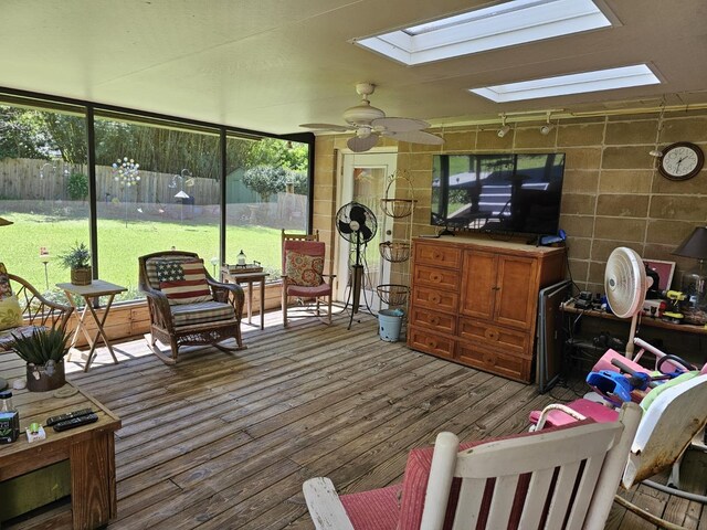 819 Abbiegail Dr, Tallahassee, FL 32303 - sunroom featuring a skylight