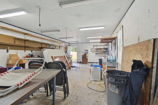 1118 W Green St, Perry, FL 32347 - view of garage