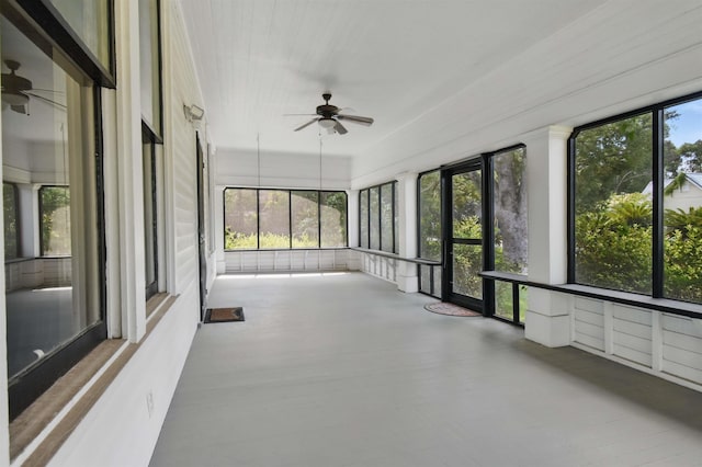 1118 W Green St, Perry, FL 32347 - unfurnished sunroom featuring a ceiling fan