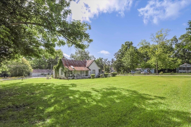 143 Washington Ave, Havana, FL 32333 - view of grassy yard