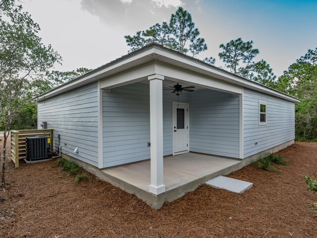 117 Anhinga Trl, Carrabelle, FL 32322 - back of property featuring ceiling fan and a patio area