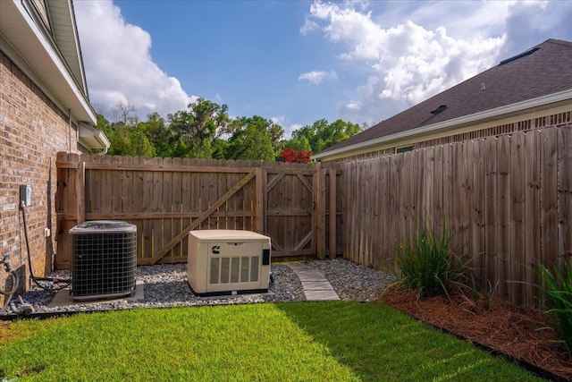 4516 Cavendish Ct, Tallahassee, FL 32309 - fenced backyard with a gate