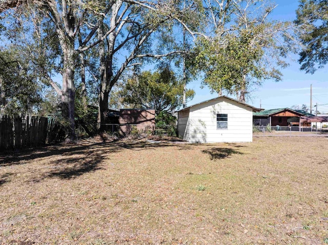 view of yard with a storage shed