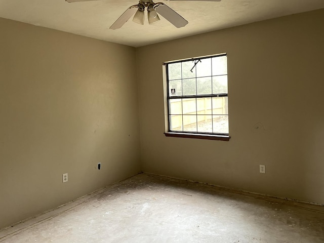 unfurnished room featuring ceiling fan