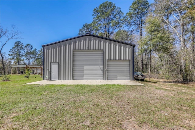 view of detached garage