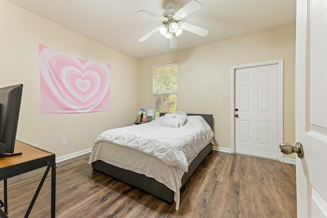 3400 Old Bainbridge Rd Unit 108, Tallahassee, FL 32303 - bedroom with ceiling fan, baseboards, and dark wood-style flooring