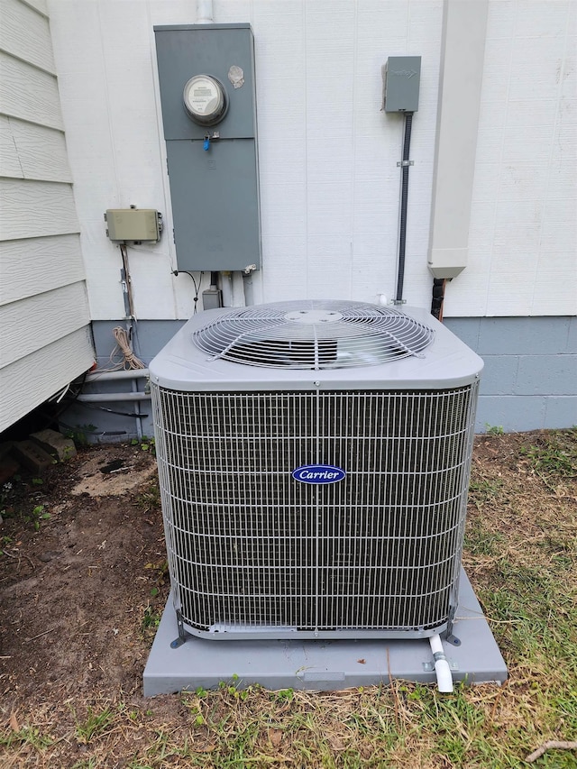 118 N Virginia St, Quincy, FL 32351 - exterior view of central AC and electric meter
