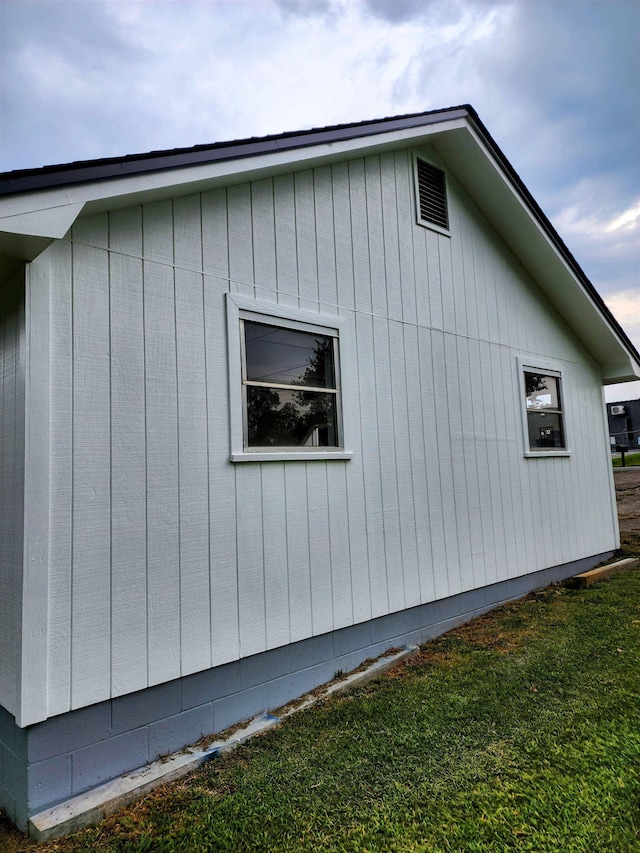 118 N Virginia St, Quincy, FL 32351 - view of property exterior with a yard