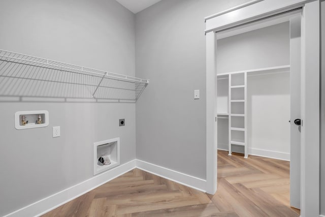 205 Fairway Dr, Havana, FL 32333 - clothes washing area featuring hookup for an electric dryer, baseboards, and hookup for a washing machine