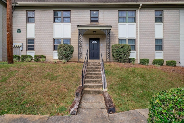 exterior space featuring a yard